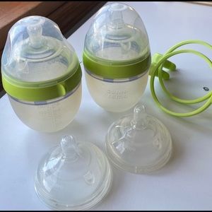 2 Comotomo Natural Feel Silicone Bottles w Accessories